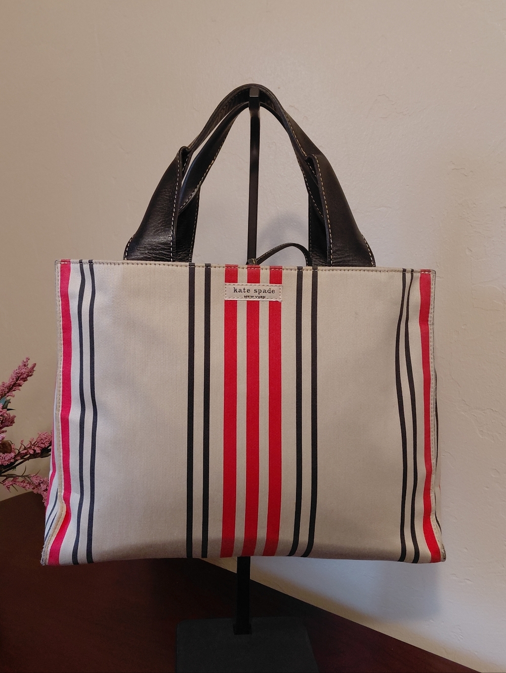 Kate Spade New York Vintage Tote    Beige & Red